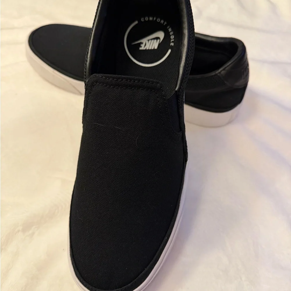 Nike Women’s Black and White Slip-On Loafers - Picture 2 of 5